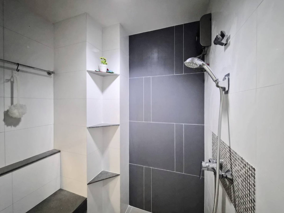 picture Condo for Sale✨“𝐑𝐡𝐲𝐭𝐡𝐦 𝐑𝐚𝐭𝐜𝐡𝐚𝐝𝐚“ ✨𝐒𝐩𝐞𝐜𝐢𝐚𝐥 𝐏𝐫𝐢𝐜𝐞 𝟒.𝟔𝟓 𝐌𝐁.❗️Size 46 Sq.m. 21st Floor - 21/26