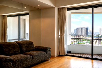 Condos for sale : 🔥 Hot Deal! Luxury riverside condo at The Pano Rama 3 — Move-in Ready, Fully Furnished, with a stunning Luxury City Skyline View.