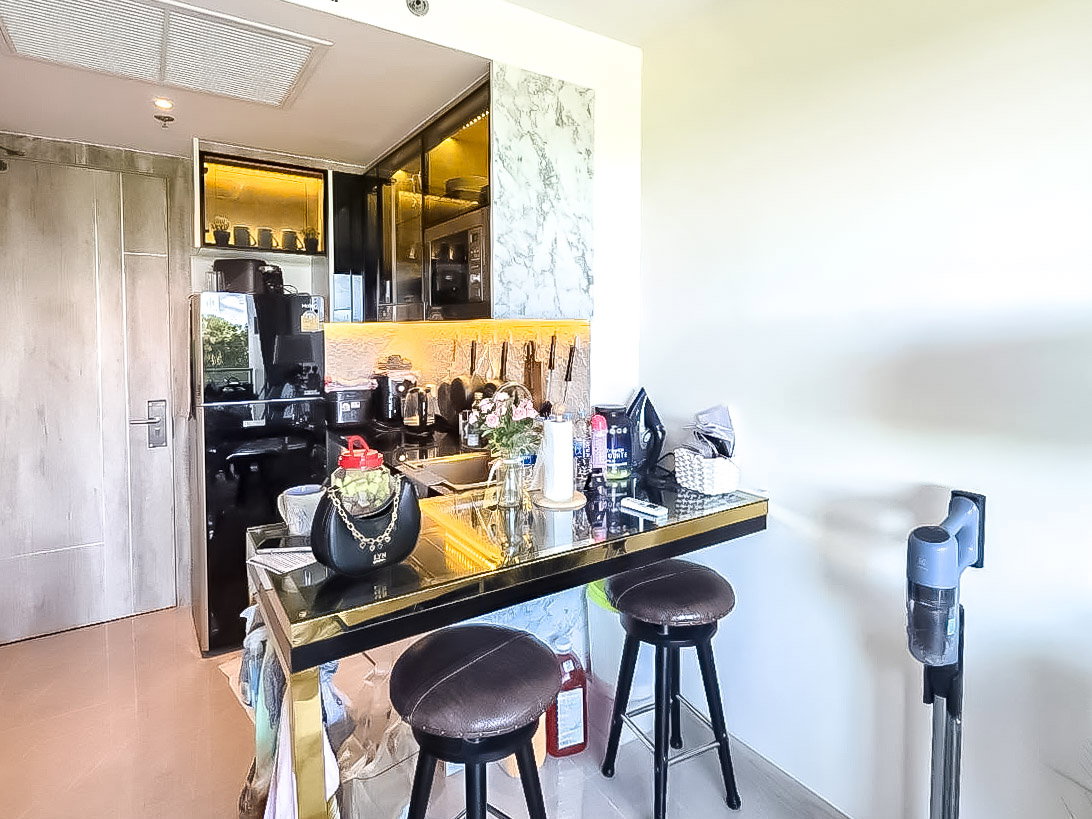 picture The Riviera Monaco Condo for Sale 1Bedroom Pool View - 3/5