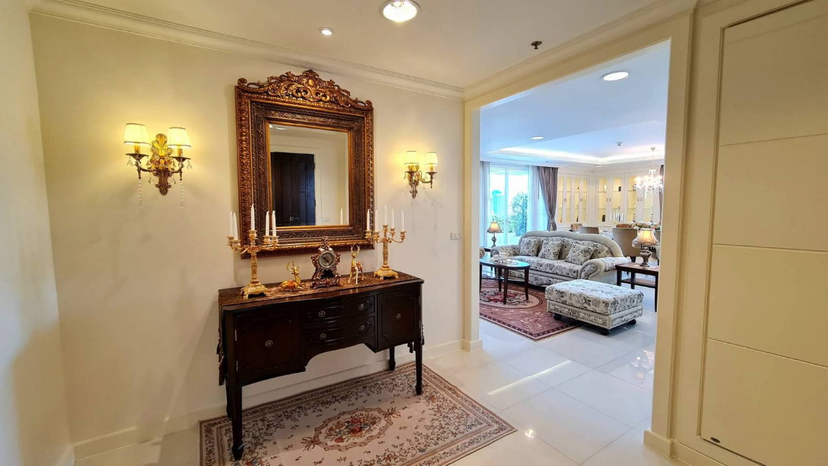 รูป Penthouse duplex for rent, 22nd-23rd floor, Piyathip Place, Sukhumvit 39.  - รูปที่ 7/15