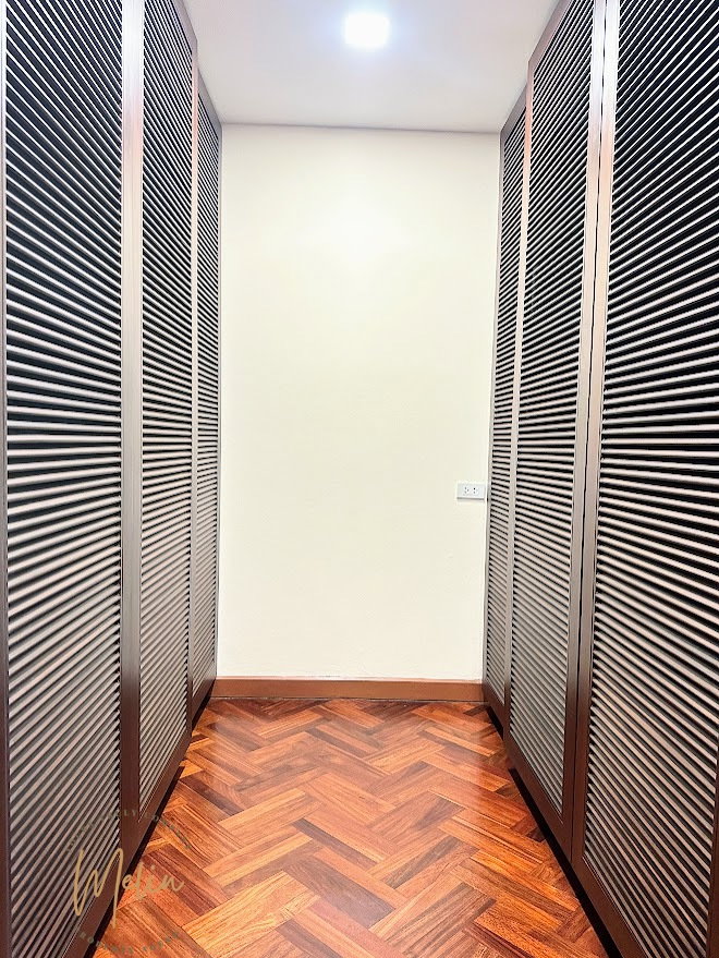 รูป ให้เช่า Ruamrudee Penthouse (ร่วมฤดี เพนท์เฮ้าส์) 3 นอน 3 น้ำ ใหญ่พิเศษ 295.13 ตร.ม. ระเบียงกว้างมาก วิวโล่ง ใกล้ BTS เพลินจิต - รูปที่ 7/23