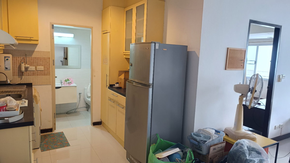 รูป ให้เช่าคอนโด บ้านประชานิเวศน์ ใกล้ตลาดบองมาเช่ ห้องใหญ่ สวย เฟอร์ครบ ราคาพิเศษสุด มีเครื่องซักผ้าห้องริม 63 ตรม. ชั้น 11  / 10,000 - รูปที่ 11/12
