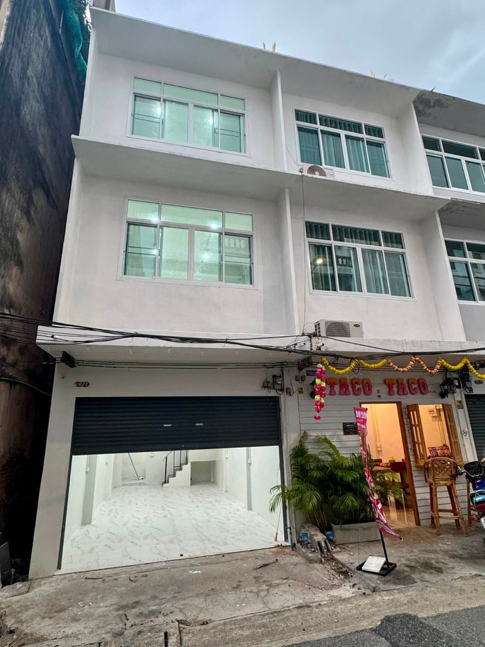 รูป ให้เช่า ทาวน์เฮาส์ 4 ชั้น พร้อมดาดฟ้า รีโนเวทใหม่ทั้งหลัง สาทร 11 แยก 3 | ใกล้ BTS เซนต์หลุยส์ เพียง 600 เมตร (TH6915) - รูปที่ 1/10