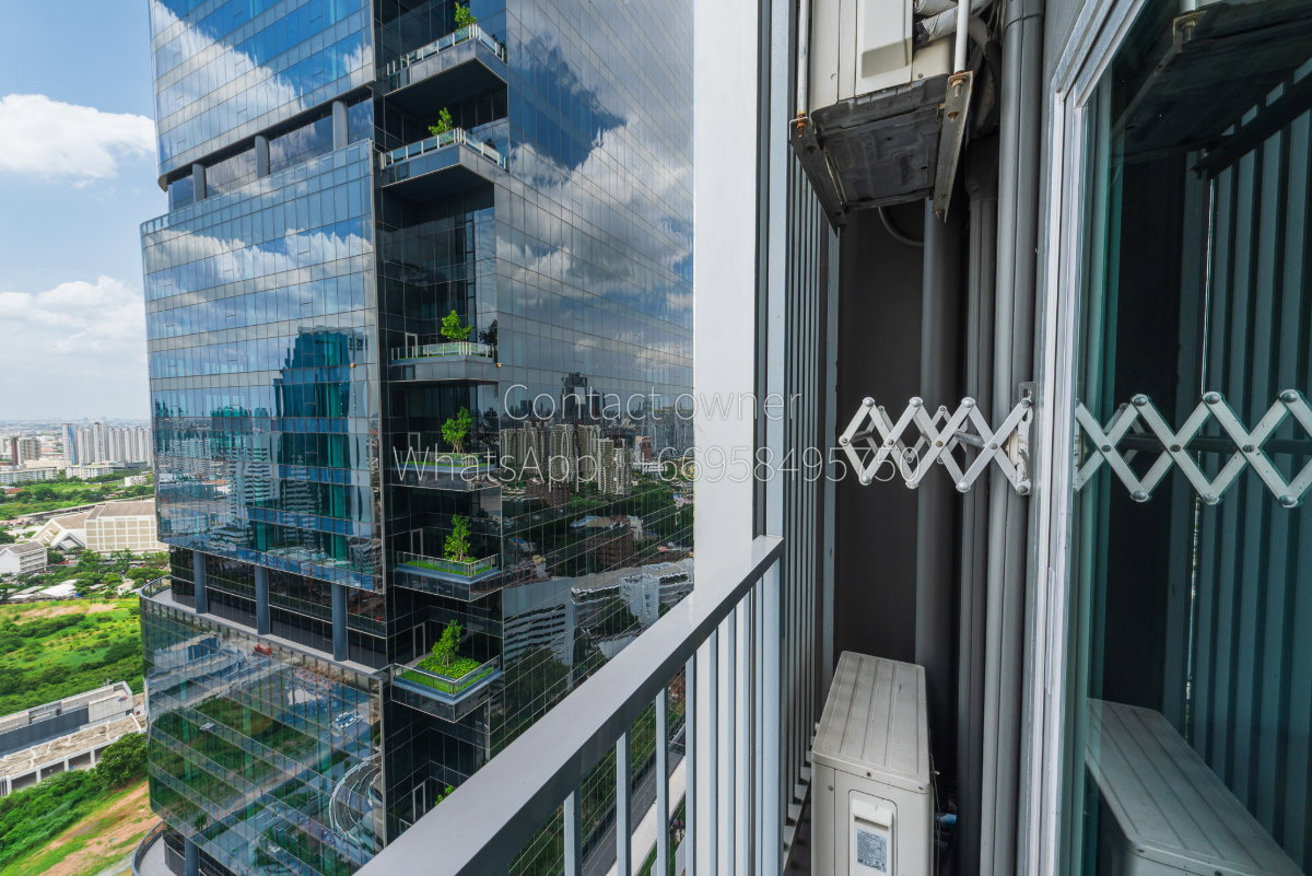 picture For rent by owner : Rare Corner Unit: Quiet Bedroom, High-Floor Privacy, Unobstructed Views | 80m from MRT | Washer-Dryer & Auto Ice Maker Fridge - 17/29
