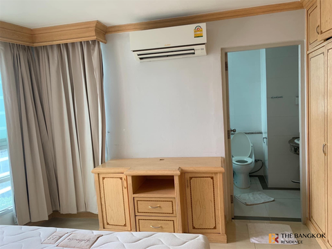 Baan Pathumwan near Airport Rail Link Phaya Thai Station Rare Unit, Good Price