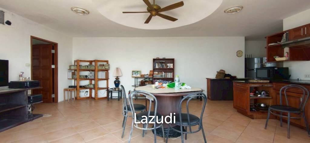 picture Spacious 2-Bedroom Sea View Condo at Jomtien Complex - 3/17