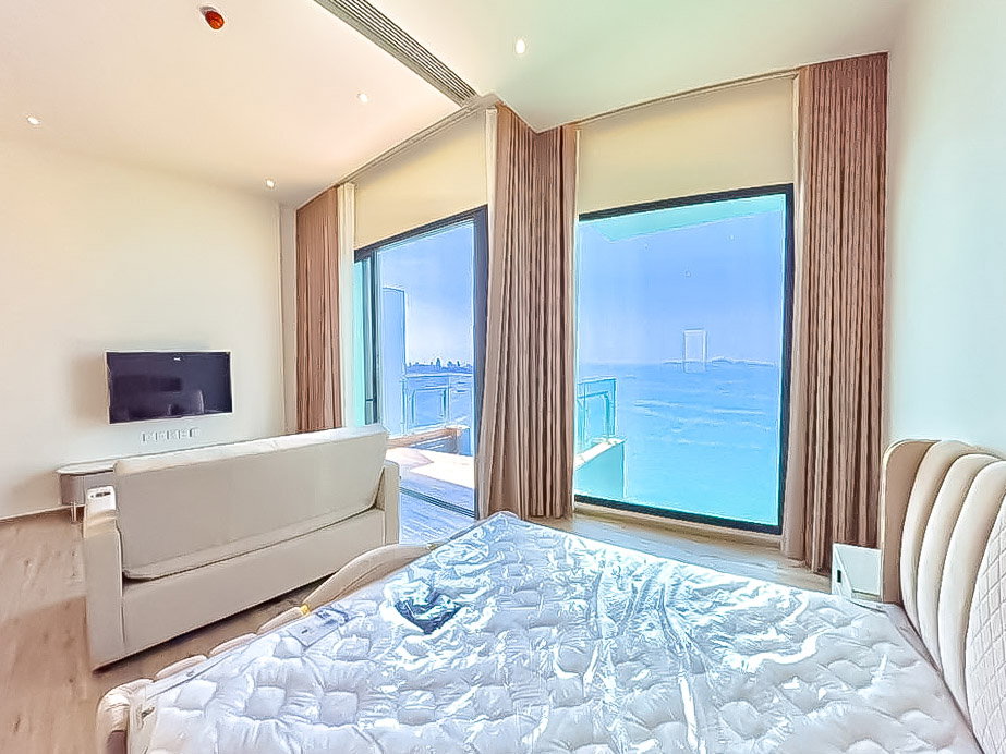 picture AROM WONGAMAT Condo for Rent Studio High Floor Sea View - 5/9
