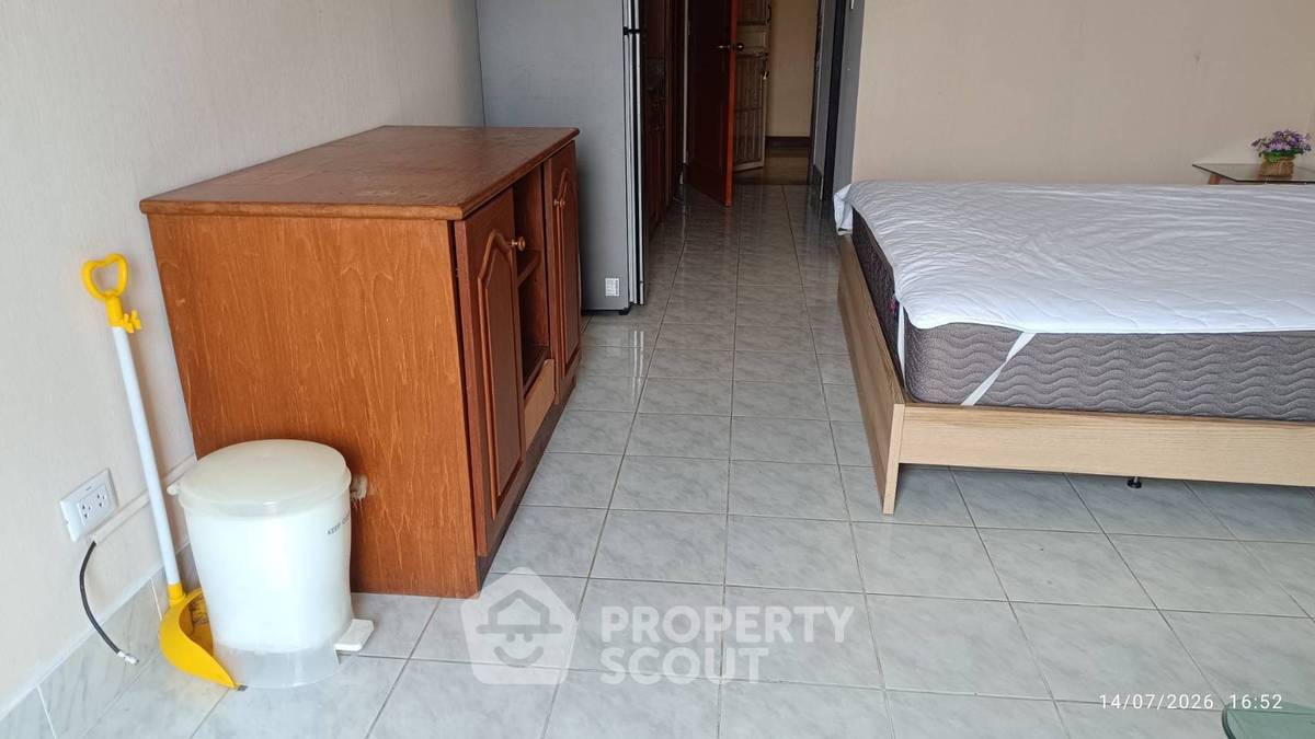 picture Well-Priced 1-BR 32 Sqm On 11th Floor, View Talay 1, Jomtien (ID 3097132) - 4/16