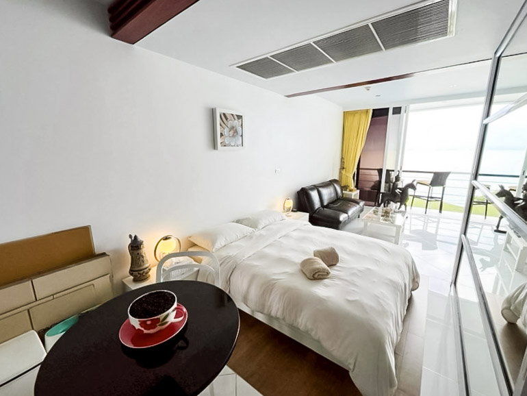 รูป PURE Sunset Beach Luxury Oceanfront Penthouse for Sale - รูปที่ 10/17