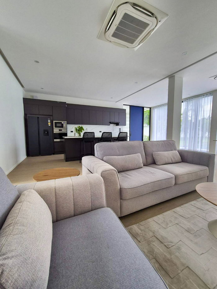 picture Luxury Single-Storey Pool Villa for Sale - 11/22