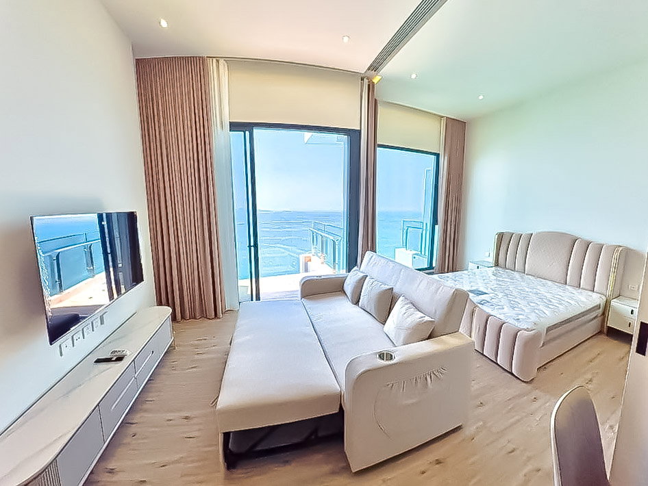 picture AROM WONGAMAT Condo for Rent Studio High Floor Sea View - 2/9