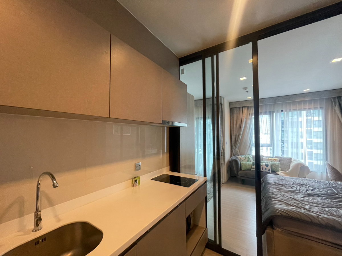 รูป 🌳🌳For rent Life Asoke rama9🌳🌳 ห้องสวย พร้อมอยู่ แต่งสวย จัดเต็ม มีหลายห้องให้เลือกชม ID LINE : @190evxgl - รูปที่ 4/10