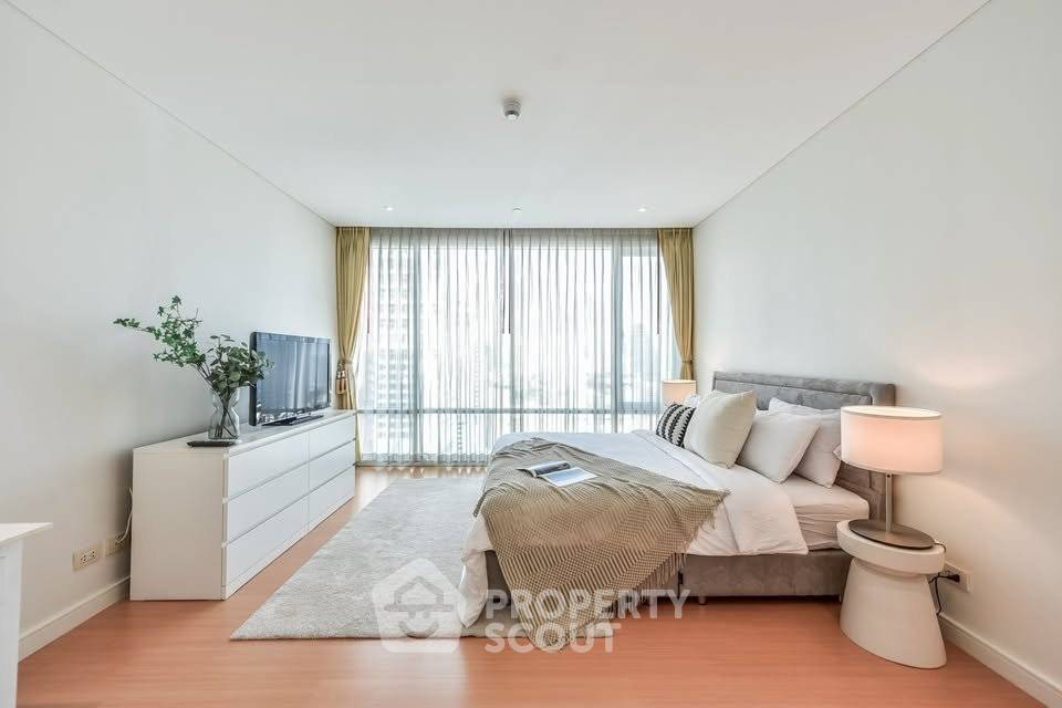 picture Pet-Friendly 2-BR Condo On 18th Floor, Fullerton Sukhumvit, 400m to BTS Ekkamai (ID 3102022) - 8/14