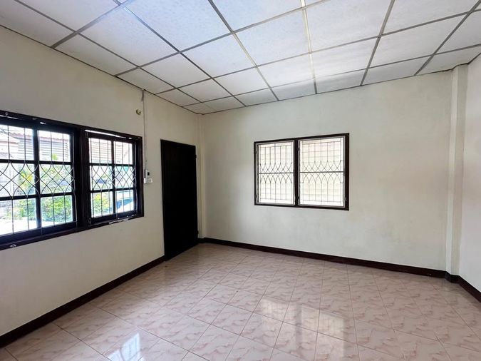 3-bed townhouse for sale, 22 sq wah, Chat Luang