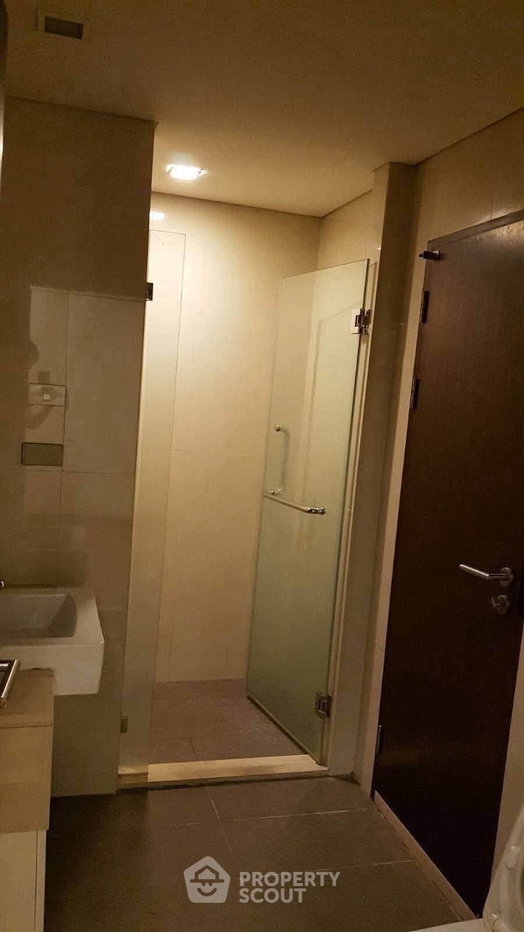 picture Well-Priced 1-BR 52 Sqm (15th Floor) Le Luk Condominium near BTS Phra Khanong 200m (ID 3100538) - 3/8