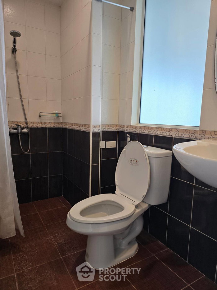 รูป คอนโด 1 ห้องนอน ชั้นสูง 176 / 35 ตร.ม. ที่ The Royal Navin Tower ใกล้ MRT คลองเตย (ID 3098535) - รูปที่ 8/8