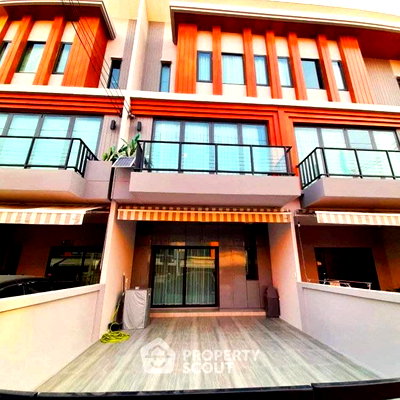 Townhouses for rent Bangkok : 3-BR Townhouse Eigen Premium Townhome Pattanakarn, Prawet (ID 3099647)