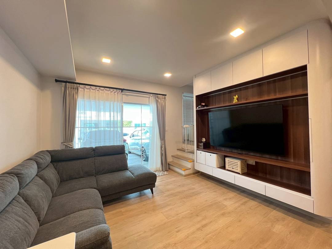 รูป [ขาย] ทาวน์โฮม Villaggio 3 สภาพใหม่กริบ! ต่อเติมครบจบพร้อมอยู่ 3 นอน 3 น้ำ เพียง 4.99 ล้านบาท - รูปที่ 5/27