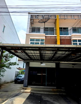 Townhouses for rent Soi Bearing (Sukhumvit 107) : For Rent Town home Near BTS Thippawan 2km. Pet friendiy