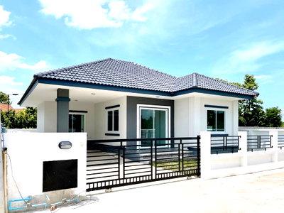 บ้านเดี่ยว การไฟฟ้าส่วนภูมิภาค เขต 1 ภาคเหนือ เชียงใหม่ : ขายบ้านเดี่ยวชั้นเดียว บรรยากาศธรรมชาติ พร้อมเข้าอยู่ ทำเล ชานเมืองอำเภอสารภี T. 063-6649056