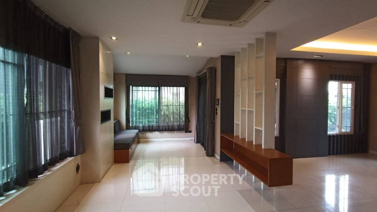 รูป บ้าน 3 ห้องนอน ขาย ที่ แมนทนา อ่อนนุช-วงแหวน 3 ใกล้ ดอกไม้ พรเวศ (ID 3099850) - รูปที่ 2/16