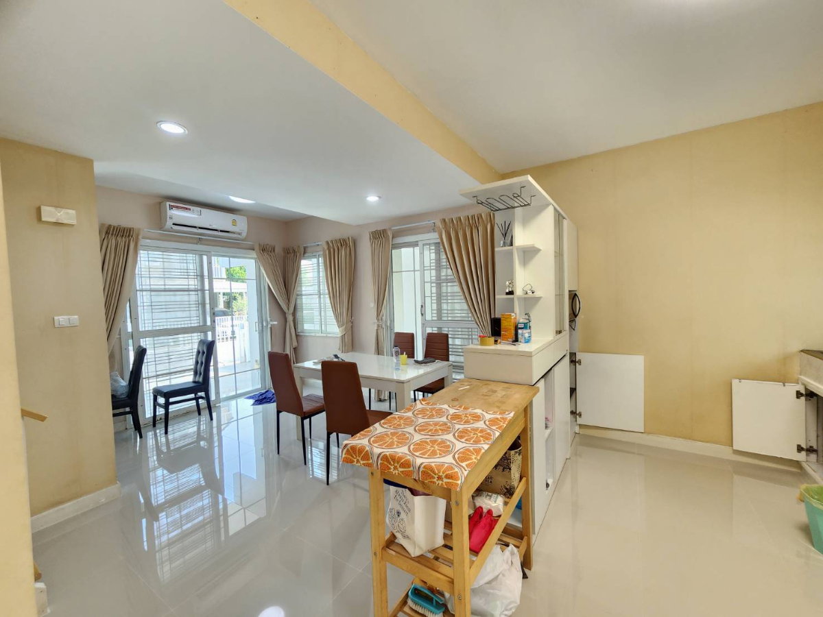 รูป H 992 ให้เช่า บ้านแฝด ม.The Village Bangna สภาพดี มีเฟอร์นิเจอร์ ใกล้เมกกะ บางนา ราคา 24,000 บาท - รูปที่ 6/11