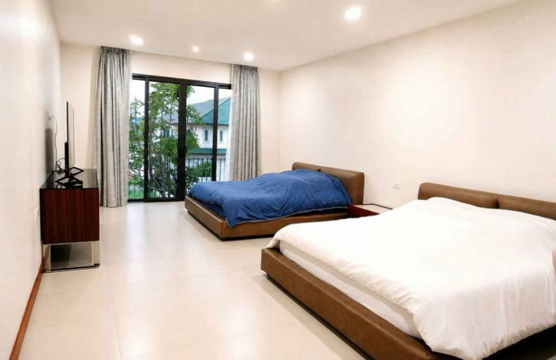 picture Luxurious detached house, like new condition, premium location near Central Chonburi. - 7/17