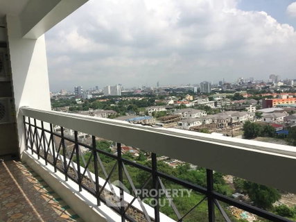 คอนโดมิเนียม 3 ห้องนอน 209 ตร.ม. ขาย Royal Castle Pattanakarn ใกล้สวนหลวง (ID 3098470)