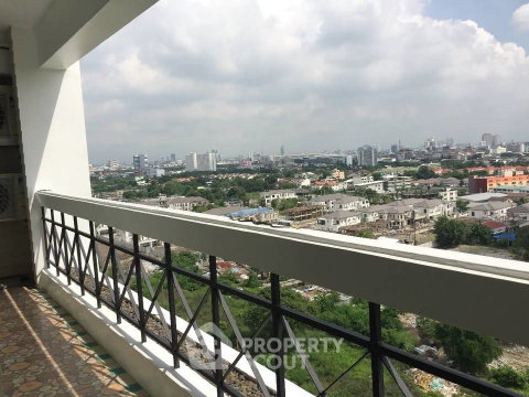 3-BR 209 Sqm Condo For Sale, Royal Castle Pattanakarn, Near Suan Luang (ID 3098470)