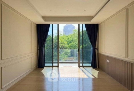 คอนโด 2 ห้องนอน Baan Sindhorn ใกล้ BTS ราชดำริ 400 ม. 📍 (ID 3079866)