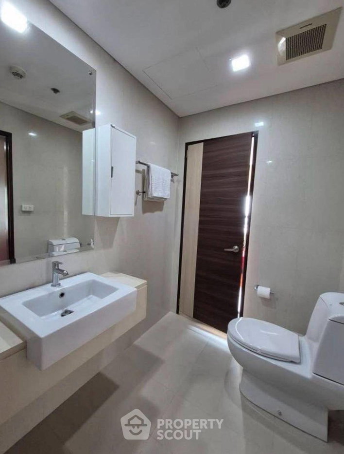picture 1-BR Condo At Le Luk Condominium, 200m To BTS Phra Khanong, 22nd Floor (ID 2760064) - 2/4