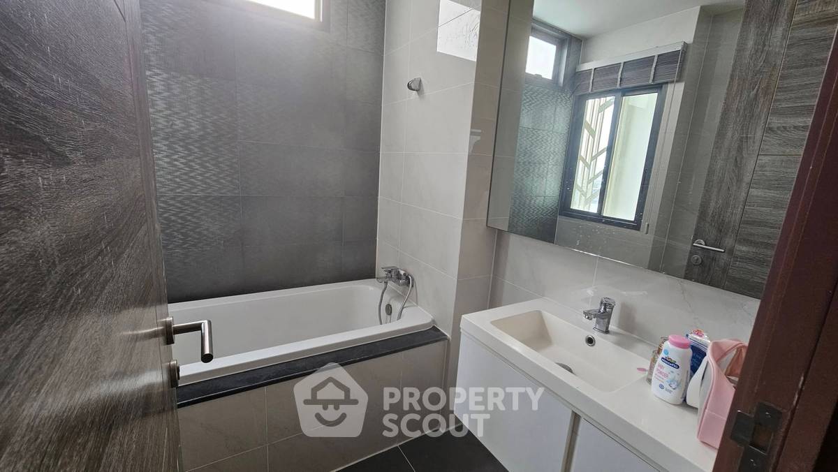 รูป คอนโดมิเนียม 2 ห้องนอน ขาย โครงการ Mayfair Place Sukhumvit 50 ใกล้ BTS อ่อนนุช (ID 3102343) - รูปที่ 15/15