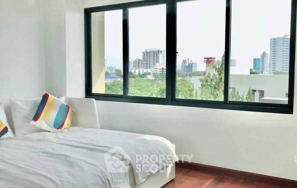 picture 2-BR 116 Sqm Condo For Rent At Supreme Ville Condominium, MRT Khlong Toei (ID 3098514) - 17/23
