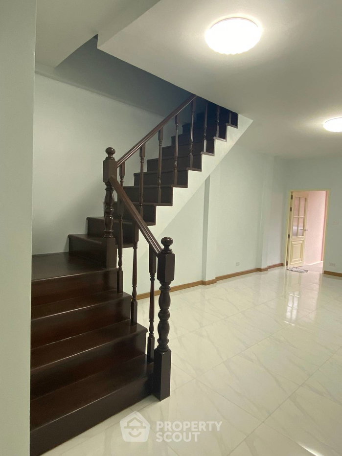 รูป ทาวน์โฮม 2 ห้องนอน สำหรับขาย ใน ดอกไม้ ประเวศ กรุงเทพฯ พื้นที่ ~66 ตร.ม. (ID 3096878) - รูปที่ 6/8