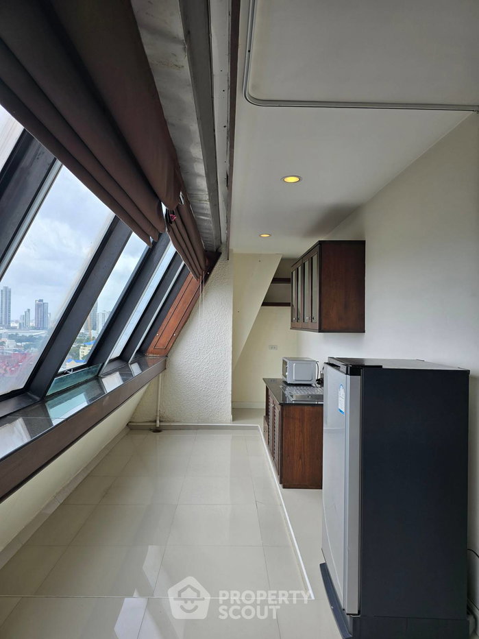 รูป คอนโด 1 ห้องนอน ชั้นสูง 176 / 35 ตร.ม. ที่ The Royal Navin Tower ใกล้ MRT คลองเตย (ID 3098535) - รูปที่ 6/8