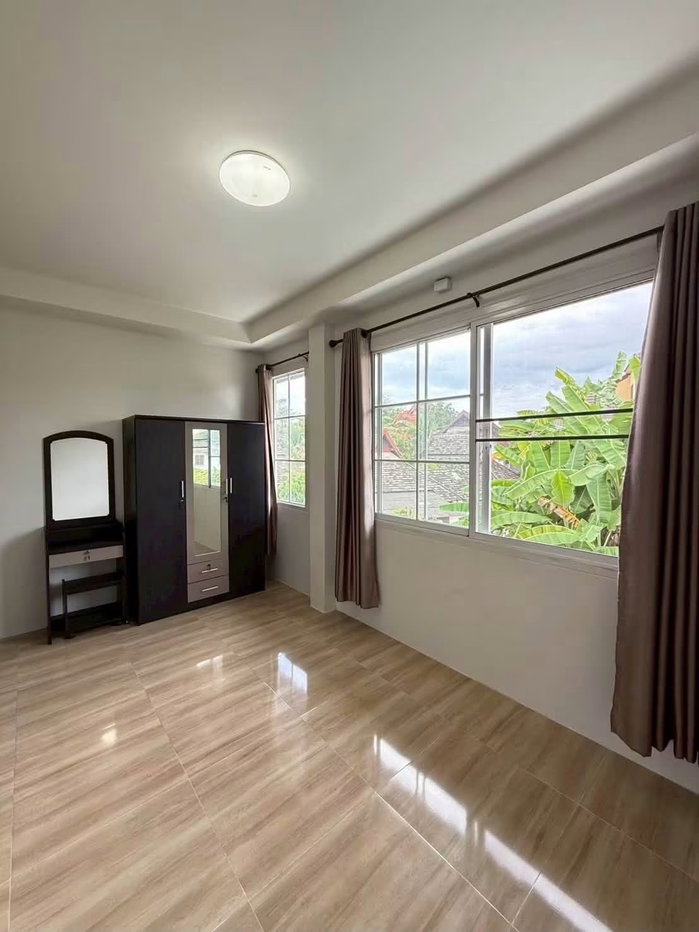 รูป 🏡 บ้านให้เช่า ทาวน์โฮม พร้อมเฟอร์นิเจอร์ ในตัวเมือง ทำเลดีมาก เดินทางสะดวก ใกล้เซ็นทรัล สนามบินเชียงใหม่ โรงพยาบาล ร้านสะดวกซื้อ - รูปที่ 4/7