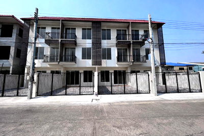 สำนักงาน วิทยาลัยพยาบาลทหารอากาศ : ขาย อาคาร สำนักงาน 1,200ตร.เมตร พร้อมที่จอดรถกว่า50คัน ใกล้เลียบทางด่วน และ รถไฟฟ้า