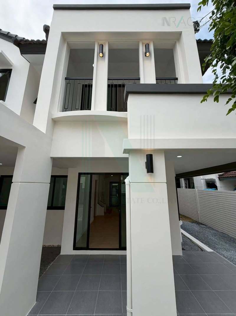 Houses for sale : For Sell House BAAN RATANAVALAI 2-story 3 bedroom 3 bathroom