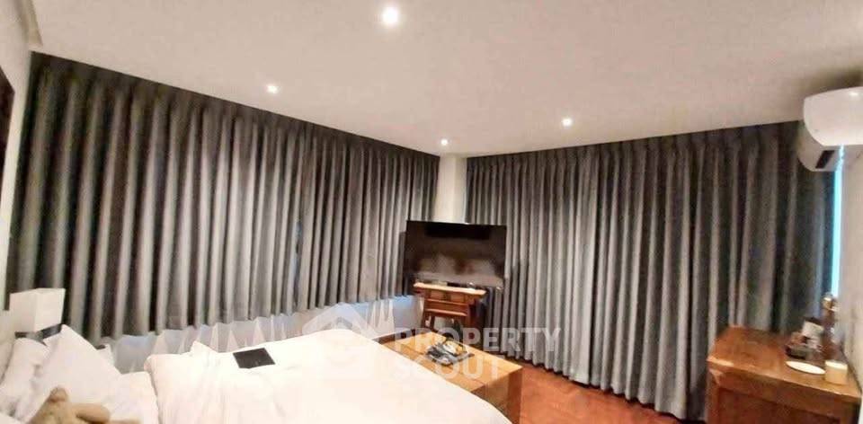 picture 2-BR 116 Sqm Condo For Rent At Supreme Ville Condominium, MRT Khlong Toei (ID 3098514) - 10/23