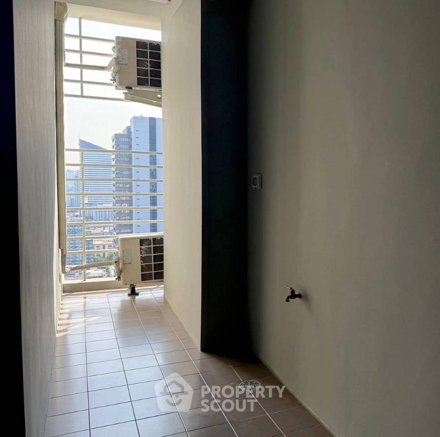 picture 2-BR 88 Sqm Condo On 28th Floor, Belle Grand Rama 9 Near MRT Phra Ram 9 (ID 3097300) - 5/11