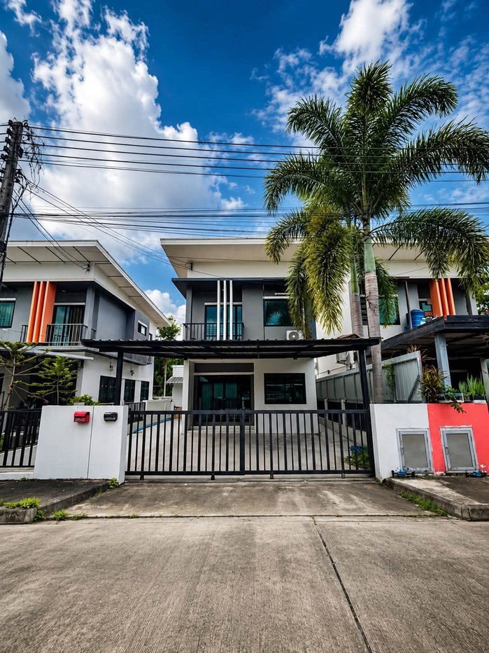 picture Two-Storey Detached House in Peaceful Village - 1/15