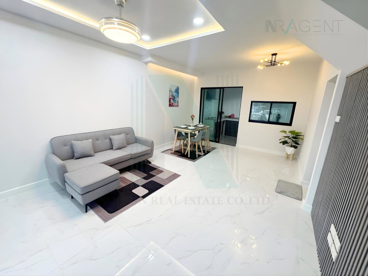 รูป ขายทาวน์เฮาส์ โครงการ บ้านกลางเมือง พหลโยธิน 50 3 ชั้น 3 ห้องนอน 3 ห้องน้ำ - รูปที่ 2/8