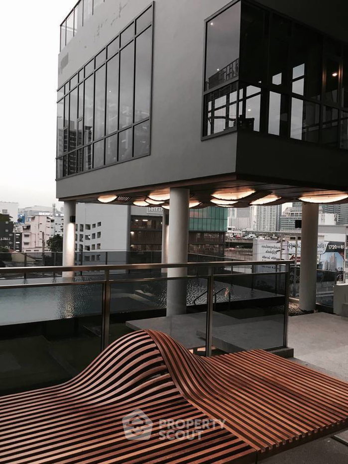 picture 1-BR Condo At Rhythm Asoke, 37th Floor | 300m To MRT Phra Ram 9 (ID 301732) - 5/14