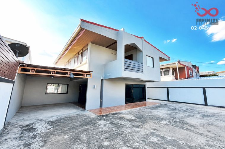 3-bed house for sale, 200 sqm, 61 sq wah, Phra Khanong