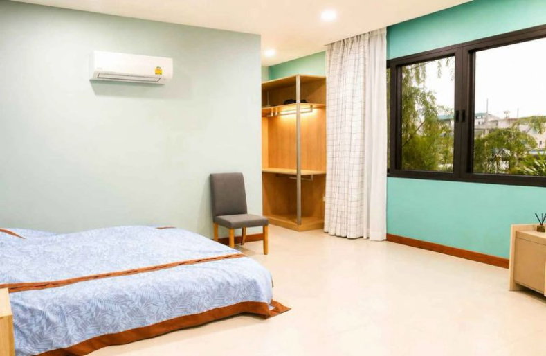 picture Luxurious detached house, like new condition, premium location near Central Chonburi. - 8/17