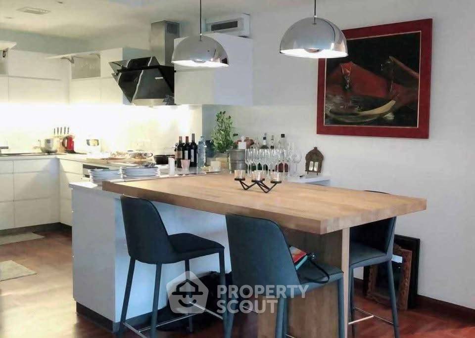 picture 2-BR 116 Sqm Condo For Rent At Supreme Ville Condominium, MRT Khlong Toei (ID 3098514) - 4/23