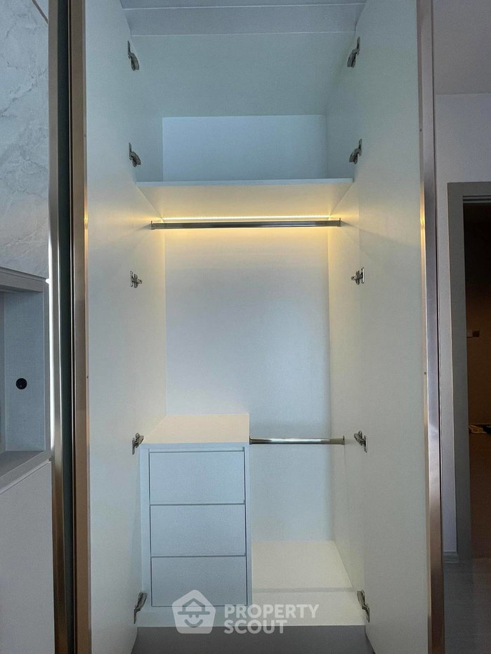 picture 23rd-Floor 1-BR Life Asoke - Rama 9, 300m To MRT Phra Ram 9 (ID 786802) - 11/19