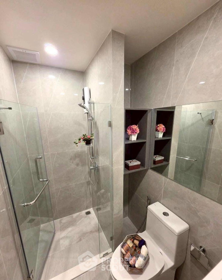 picture High-Floor 1-BR Condo At Nue District R9, 200m to MRT Phra Ram 9 (ID 2761046) - 3/3