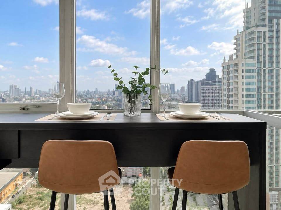 picture 23rd-Floor 1-BR 40 Sqm Condo At Rhythm Sathorn-Narathiwas Near BTS Chong Nonsi (ID 3102086) - 3/4
