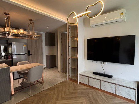 For rent: 47 sqm, 1 bedroom, 1 bathroom condo at Chapter Thonglor 25. Price: 30,000 baht. Contact: Tel. 0894282491, Line ID: jeabmona